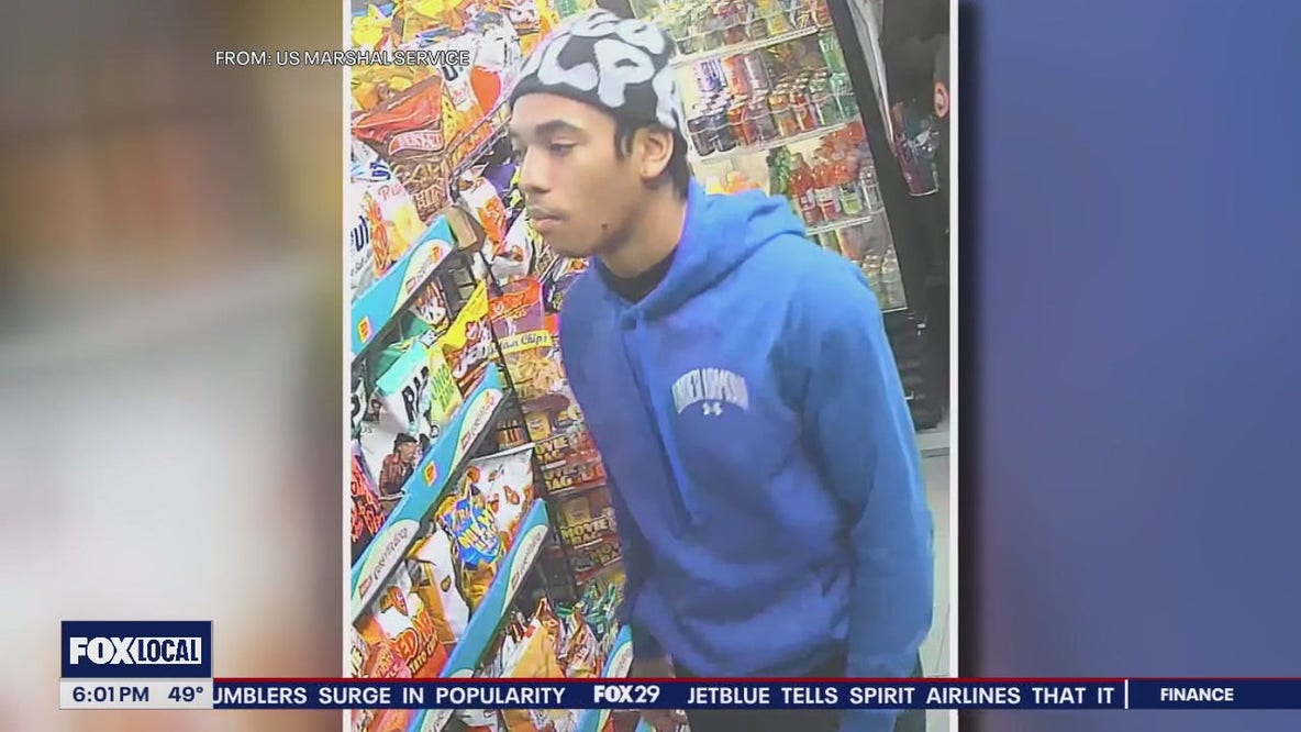 New video of escapee Shane Pryor shows him inside Olney store, throwing on hoodie