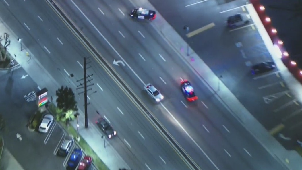 Police chase suspect goes the wrong way trying to evade police in Norwalk area