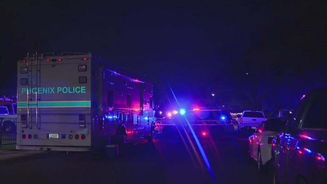 Man shot, killed in west Phoenix; suspect detained