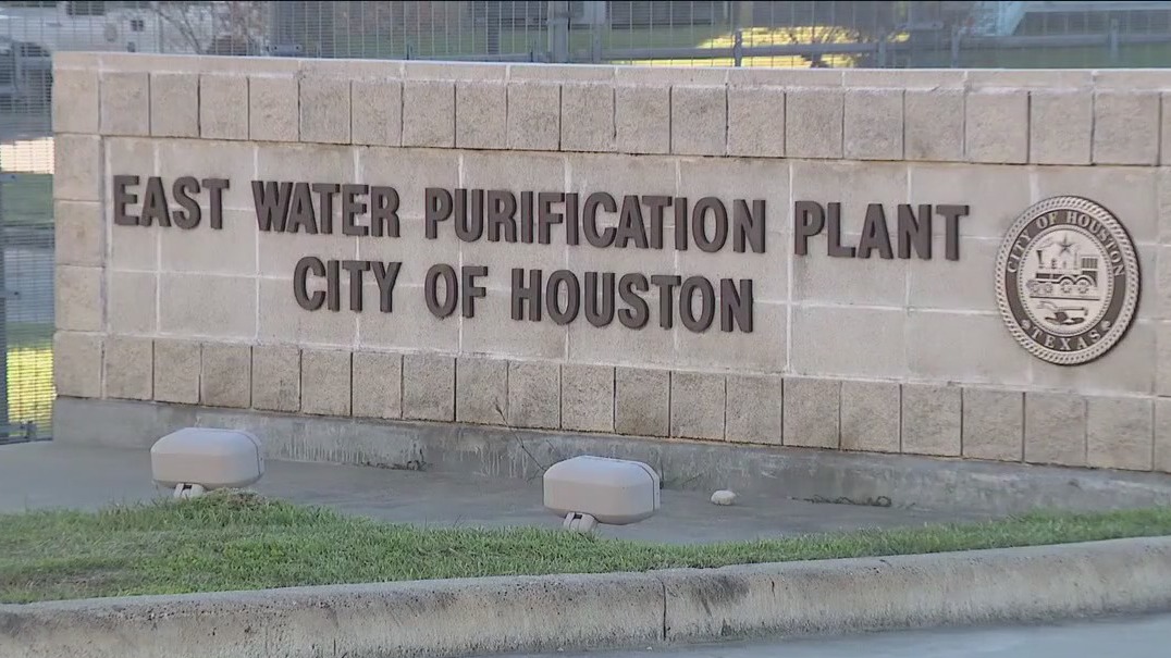 How does a city as large as Houston suffer such a water plant purification issue?