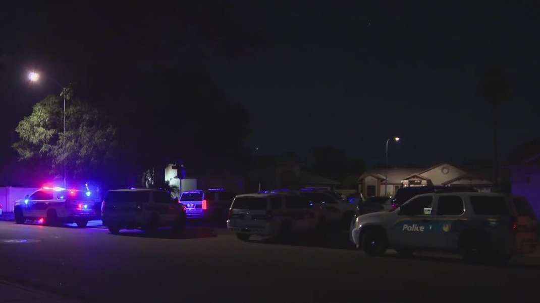 Woman hurt in west Phoenix shooting