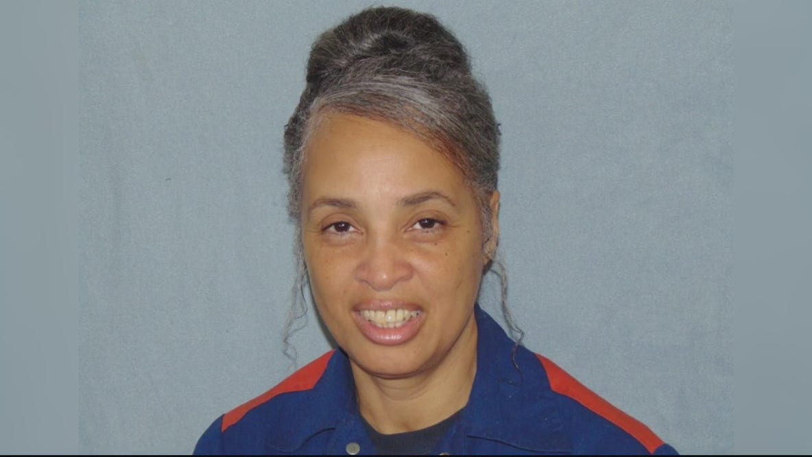 Woman free after 18+ years in prison for boyfriend's drugs