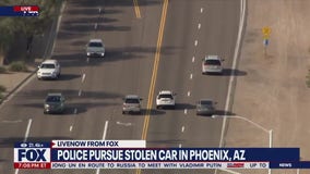 Suspect ditches stolen car, runs into hotel in AZ