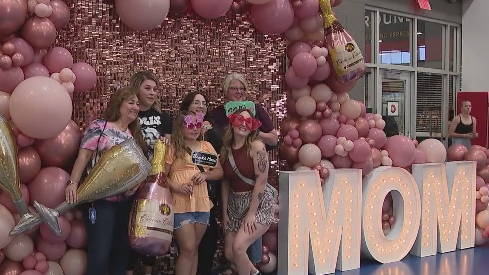 Mother's Day celebrated by mimosas, supporting small businesses