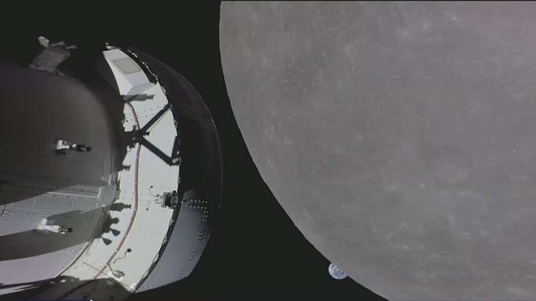 Artemis I capsule buzzes moon; last big step before lunar orbit