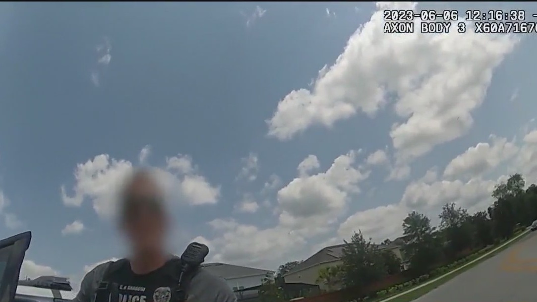 Officer charged for fleeing traffic stop