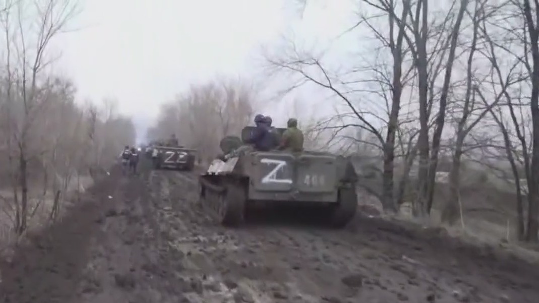 Street fighting breaks out in Kyiv as Russian troops storm Ukraine's capital