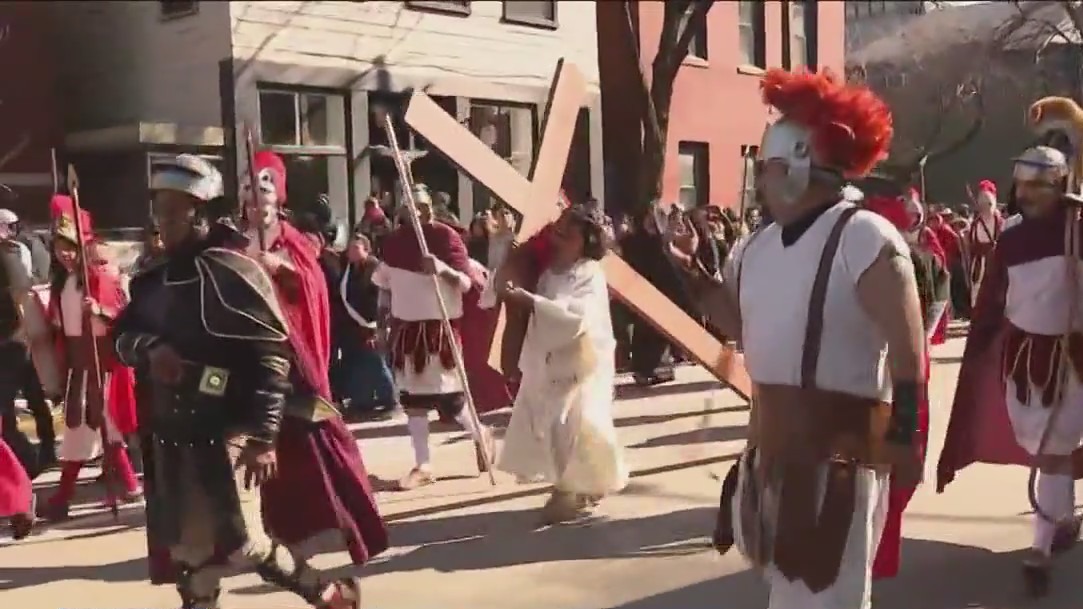 Chicago Christians re-enact Stations of the Cross in Pilsen