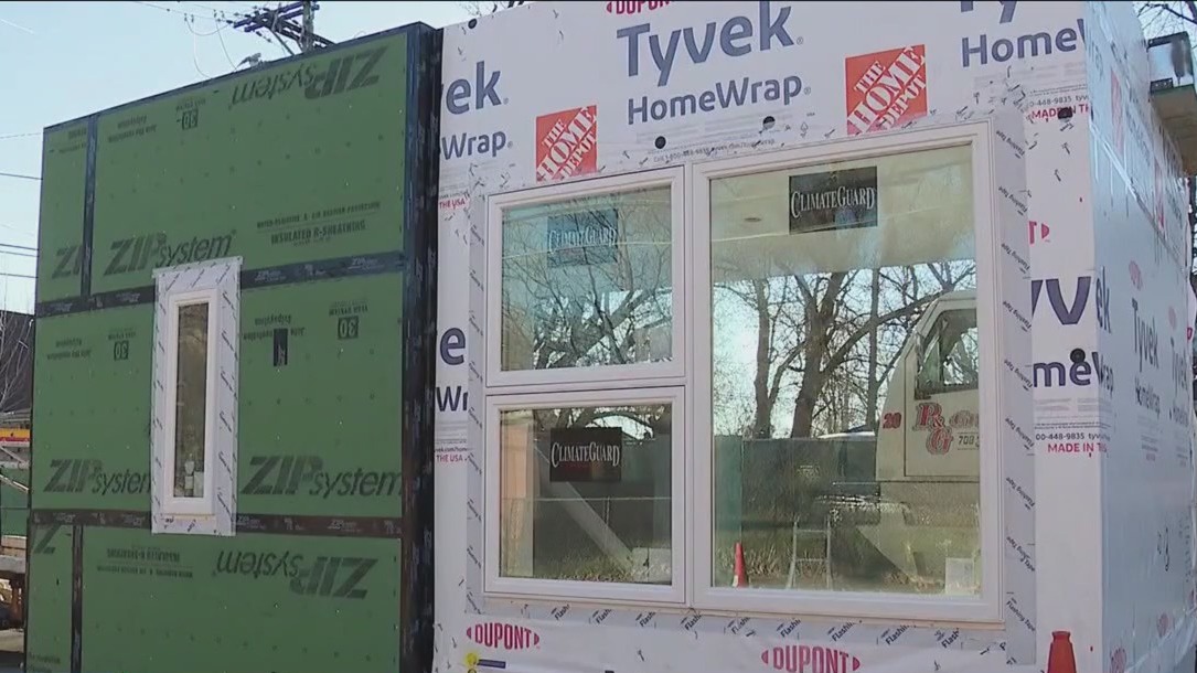 Affordable modular homes going up on Chicago's South Side