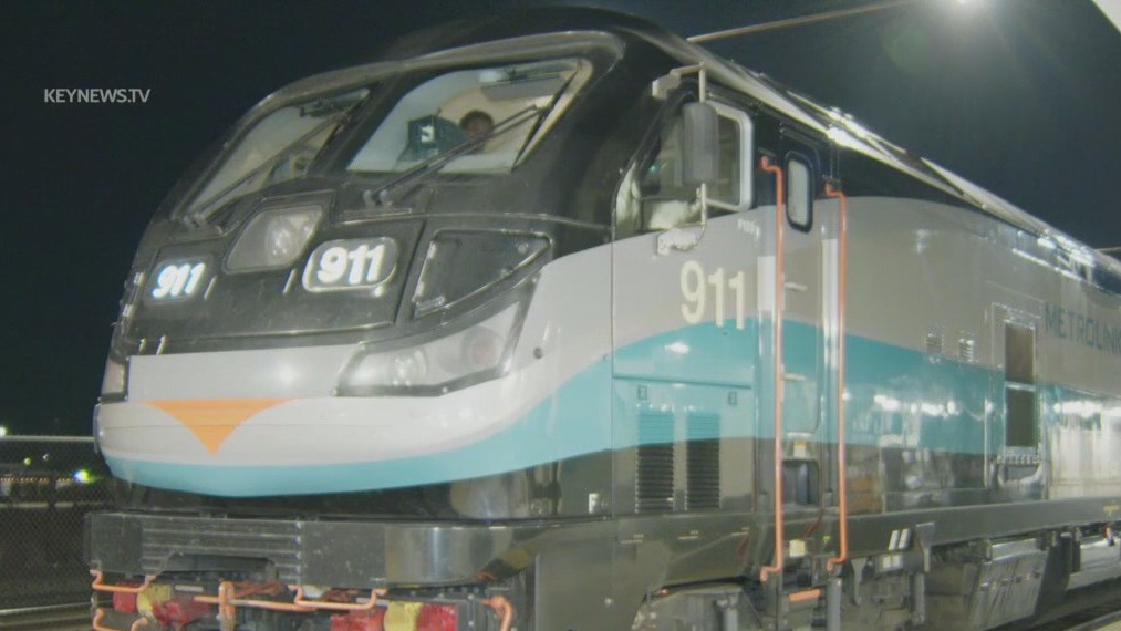 metrolink-train-struck-by-gunfire-in-palmdale-fox-11-los-angeles