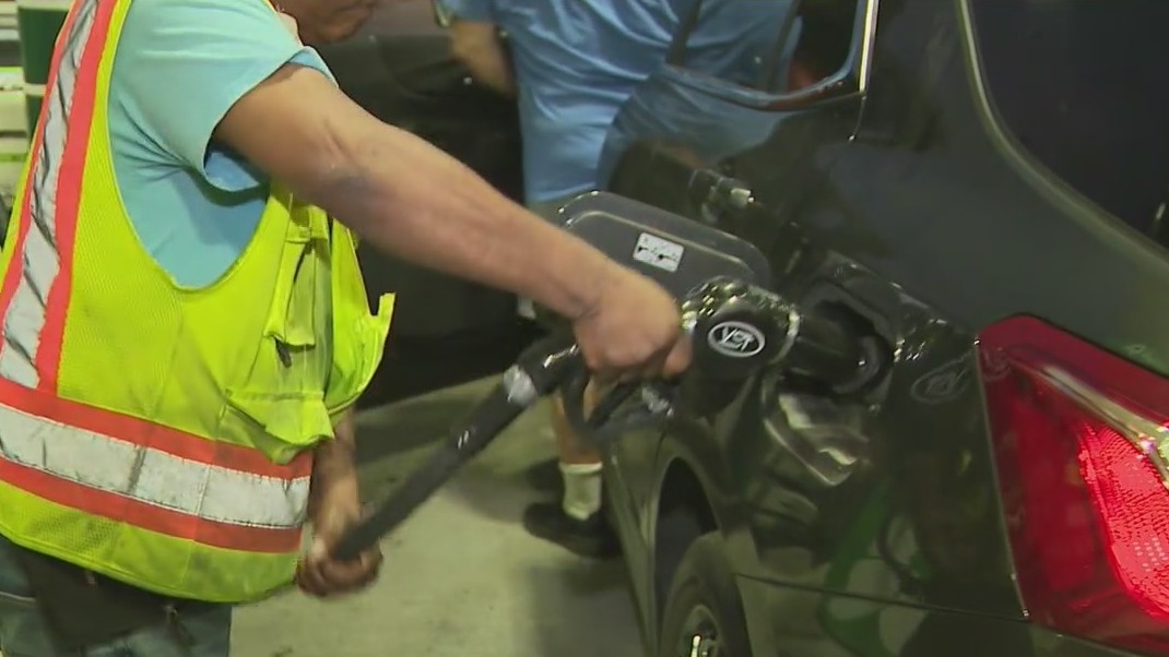 Gas prices drop across the country
