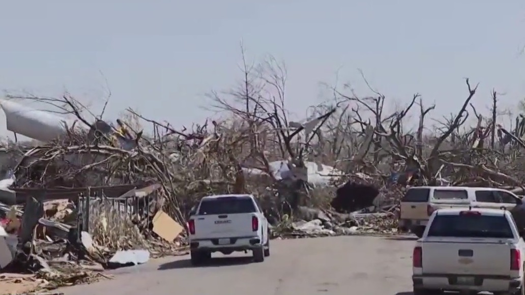 Dozens dead in Mississippi tornadoes