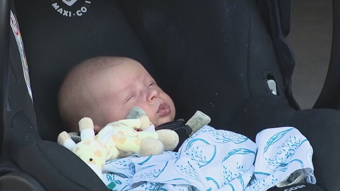 Mesa baby born on the side of the road