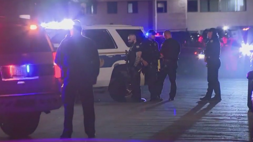 Man shot east of downtown Phoenix