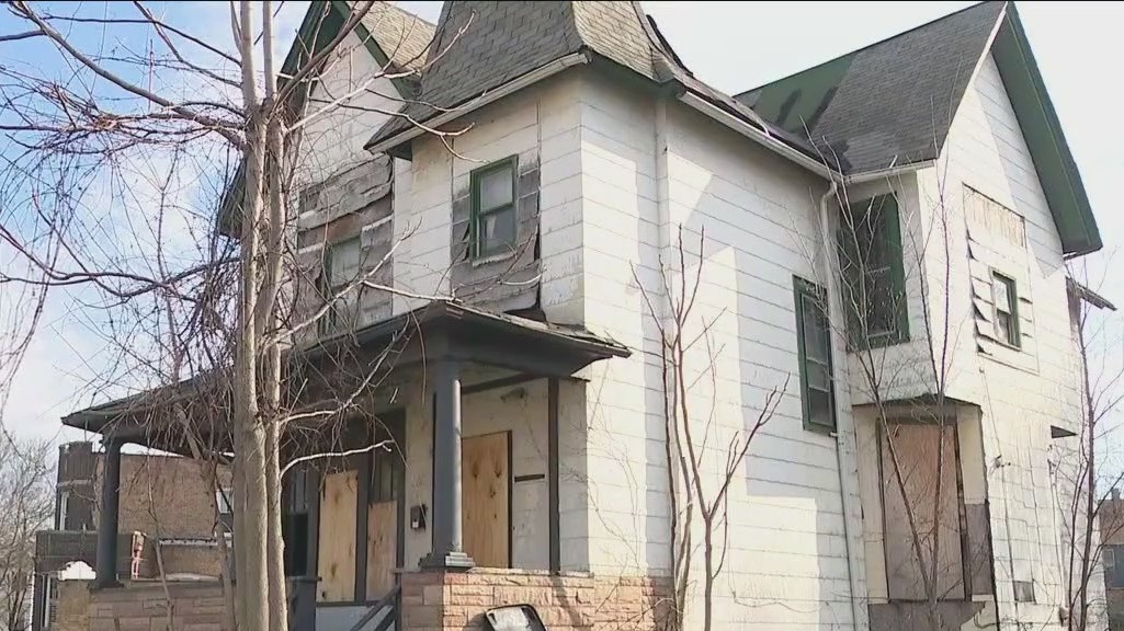 Death investigation underway after body found in Park Manor backyard