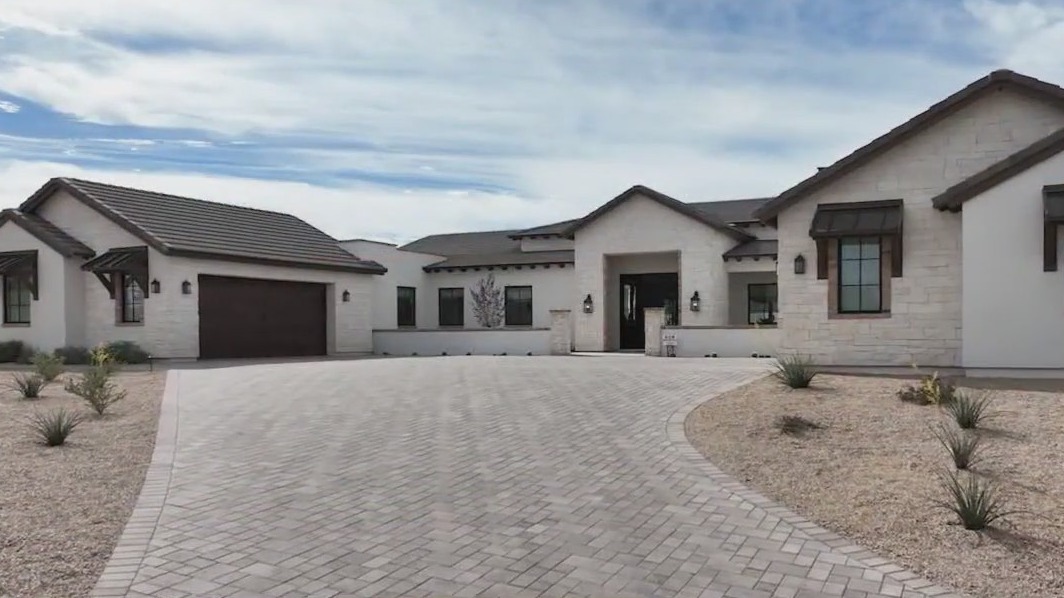 Queen Creek home on market for $2.8M l Cool House