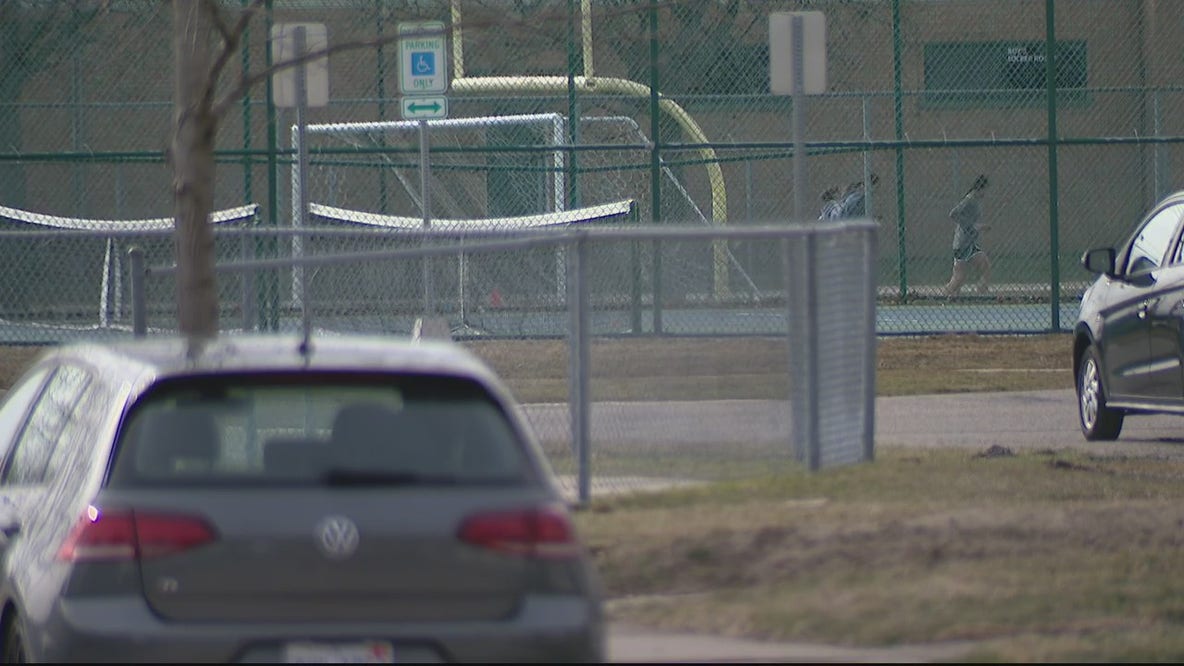 2 cases of stranger danger have neighborhoods in Berkley, Chesterfield Township on alert