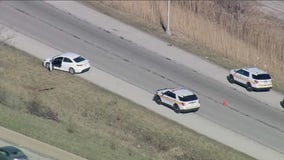 1 critically wounded in Chicago expressway shooting