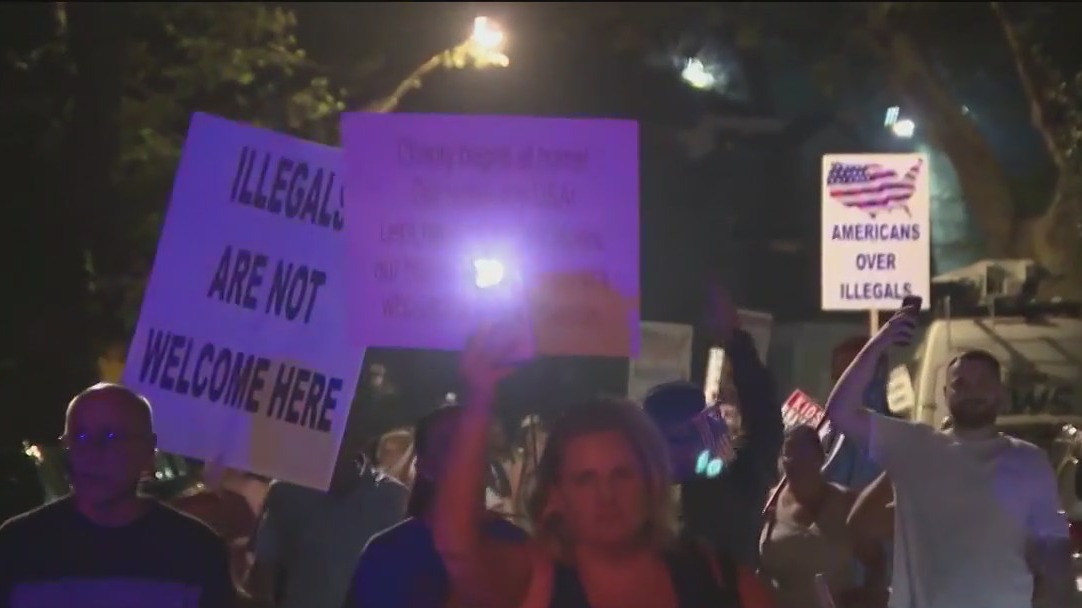 Hundreds protest against NYC migrant shelter