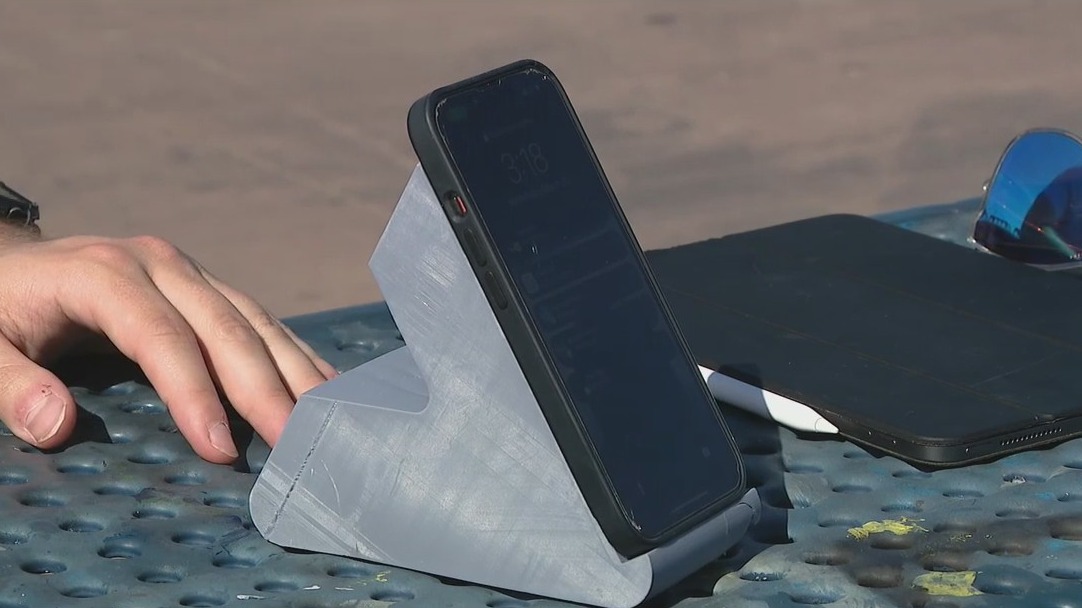 Arizona State University student creates wireless cooling device for smartphones