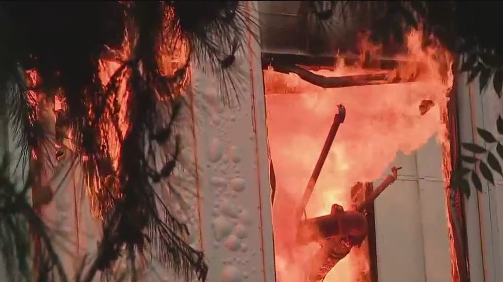 Fire breaks out at San Jose storage facility