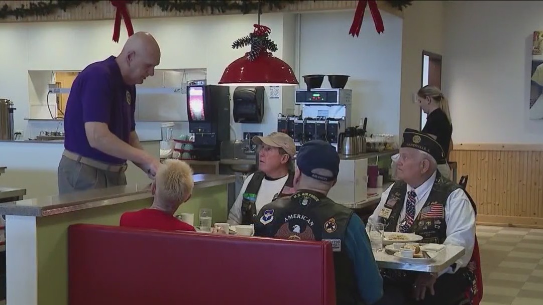 Naperville restaurant a special place for veterans
