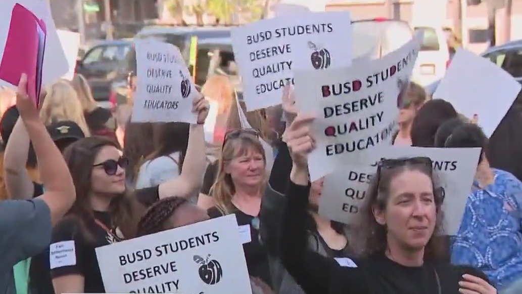 Burbank teachers protest amid ongoing contract negotiations