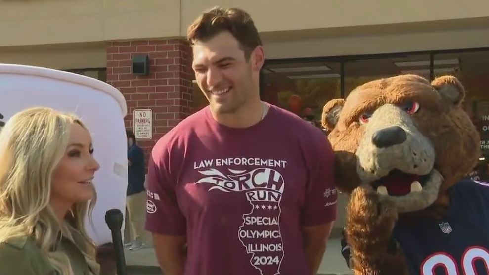 Bears star Cole Kmet shows his support Special Olympics Illinois at Cop on a Rooftop event