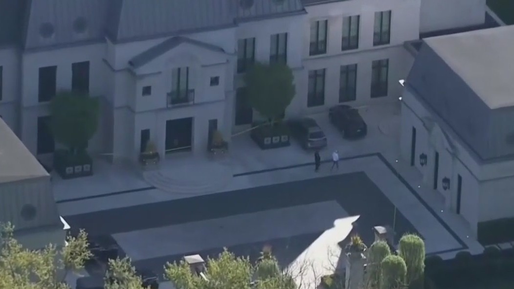 Security guard shot outside Drake's mansion