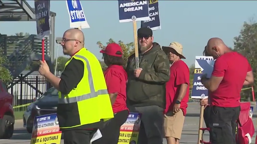 Autoworkers strike charges on in Chicago, impacting supply companies