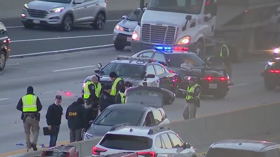 1 critically wounded in 405 Freeway shooting