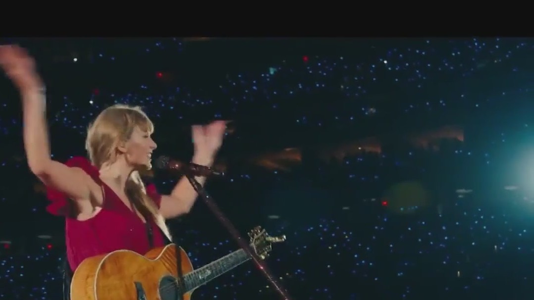 Backstage OL: Taylor Swift "Eras Tour" movie