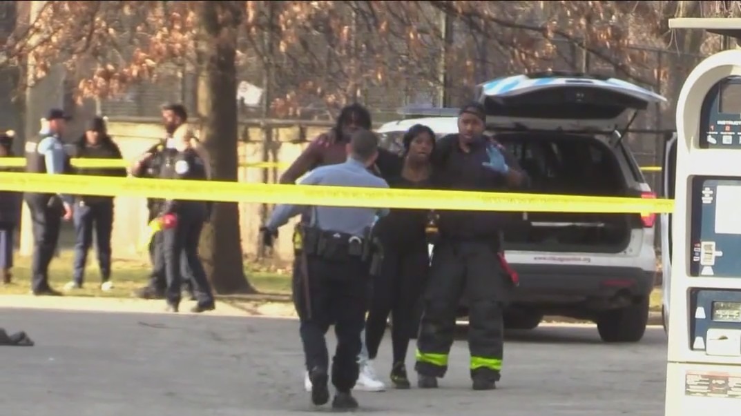 Pair of Chicago mass shootings leaves 4 dead, several others injured