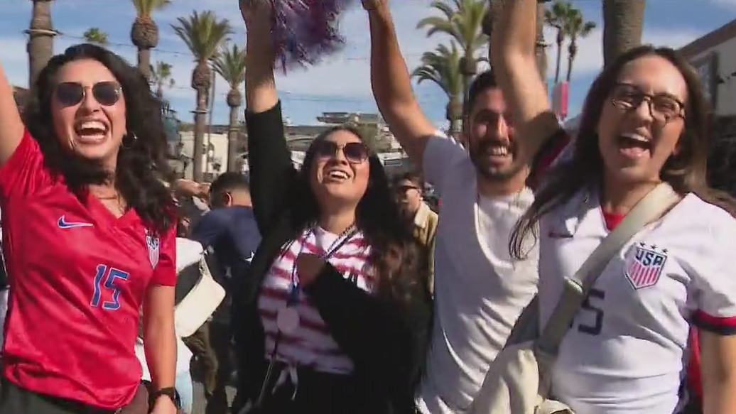 World Cup: Fans cheer on USA at watch party in Hermosa Beach vs. England