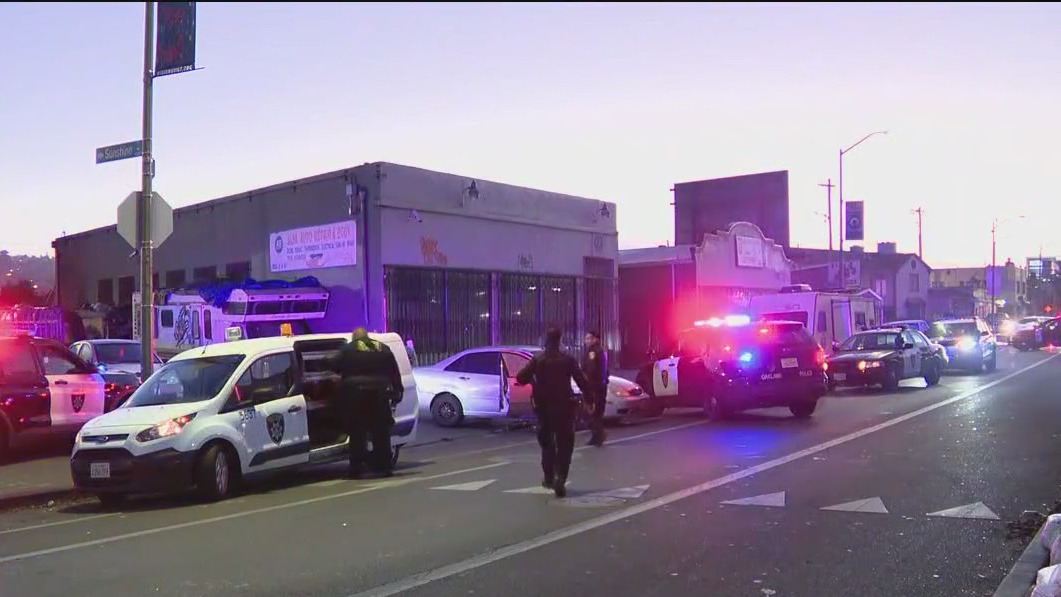 Person shot in Oakland, taken to hospital