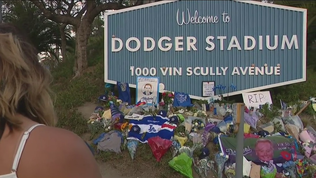 Memorial for Vin Scully grows outside Dodger Stadium