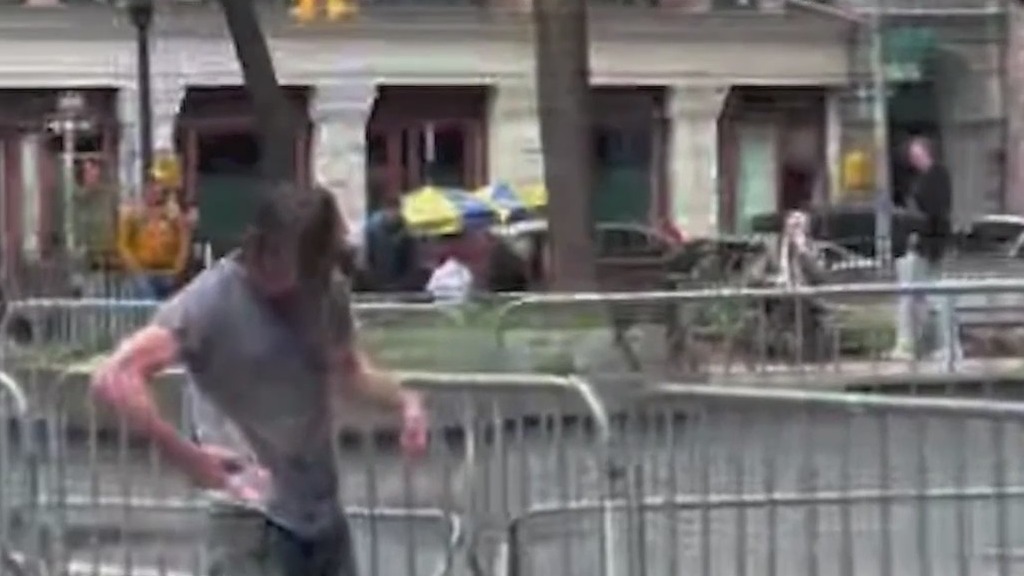 Man sets himself on fire during Trump trial FOX 35 Orlando