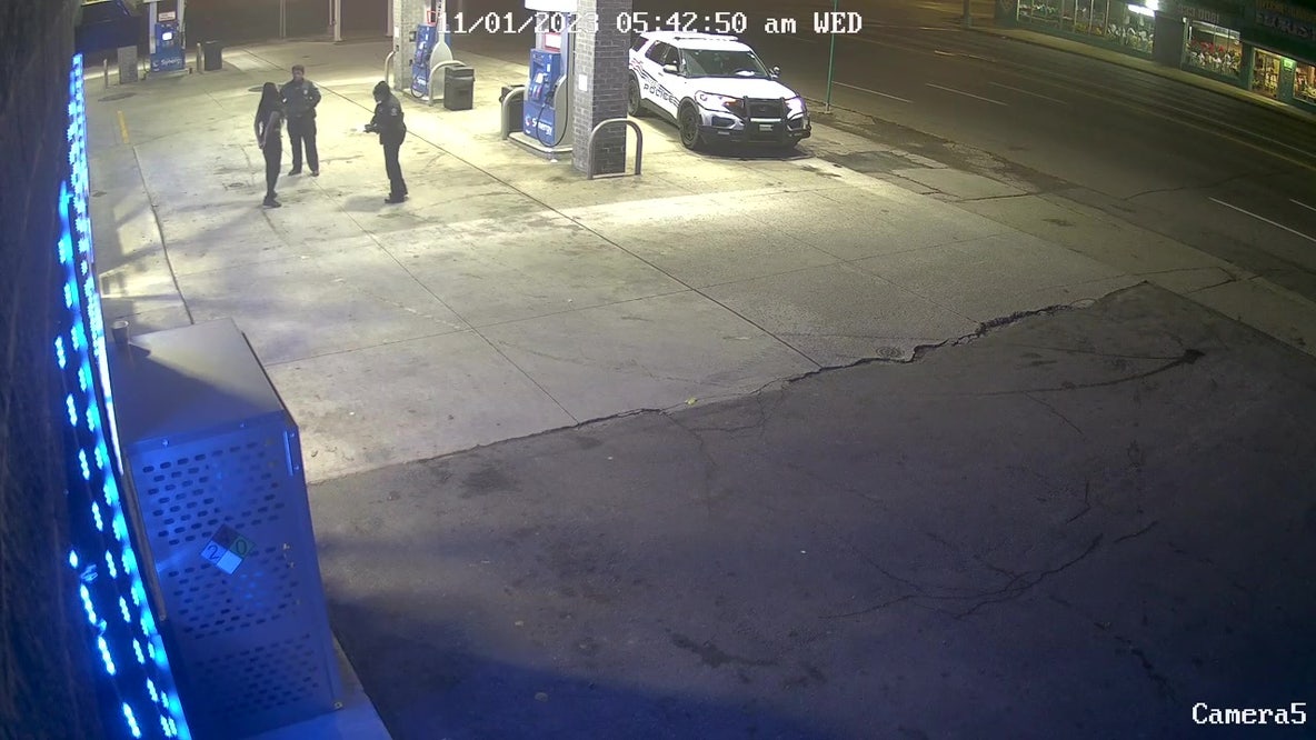 Detroit Police arrive after woman trashes gas station