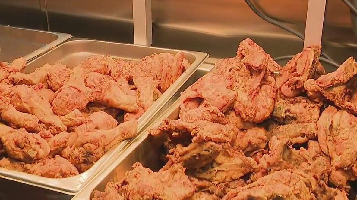 New Roscoe’s House of Chicken ‘N Waffles opens in Mid-City