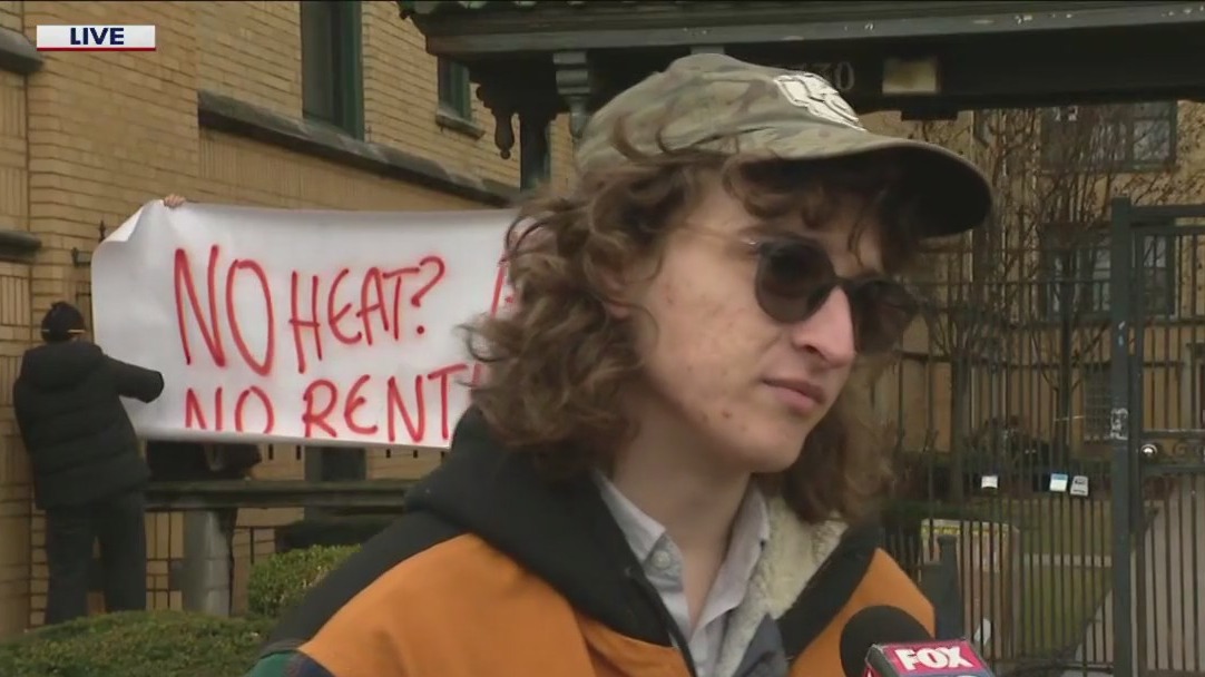 Logan Square tenants stage rent strike after two weeks of failing heat