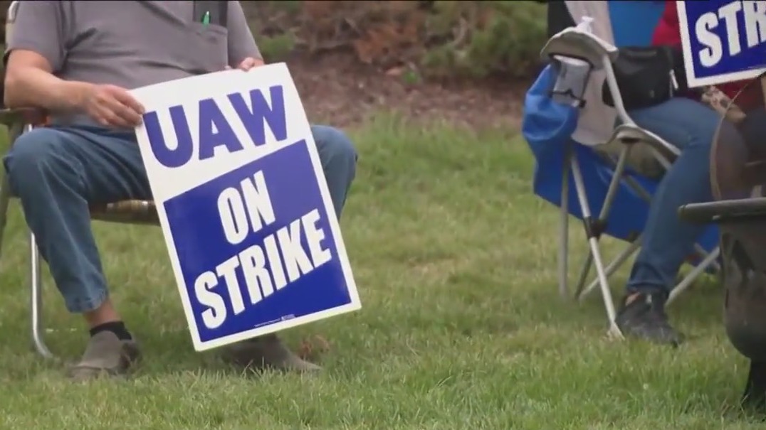 UAW strike expands to two suburban auto parts plants