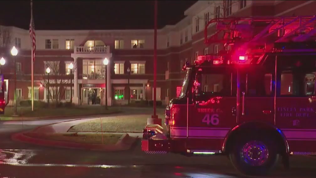 1 injured after Tinley Park senior living facility catches fire