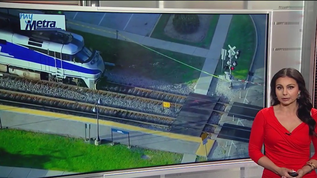 Metra MD-W train fatally strikes pedestrian in Bartlett, extensive delays expected