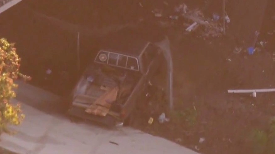 Suspect Goes Off-road Mid-police Chase | FOX 11 Los Angeles