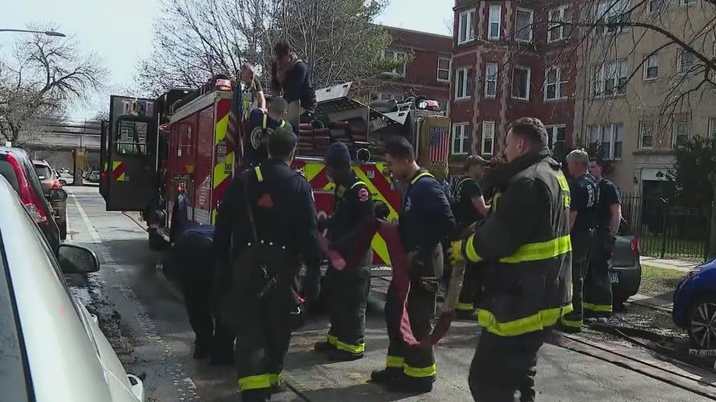 Rogers Park apartment fire leaves several injured, including 2 police