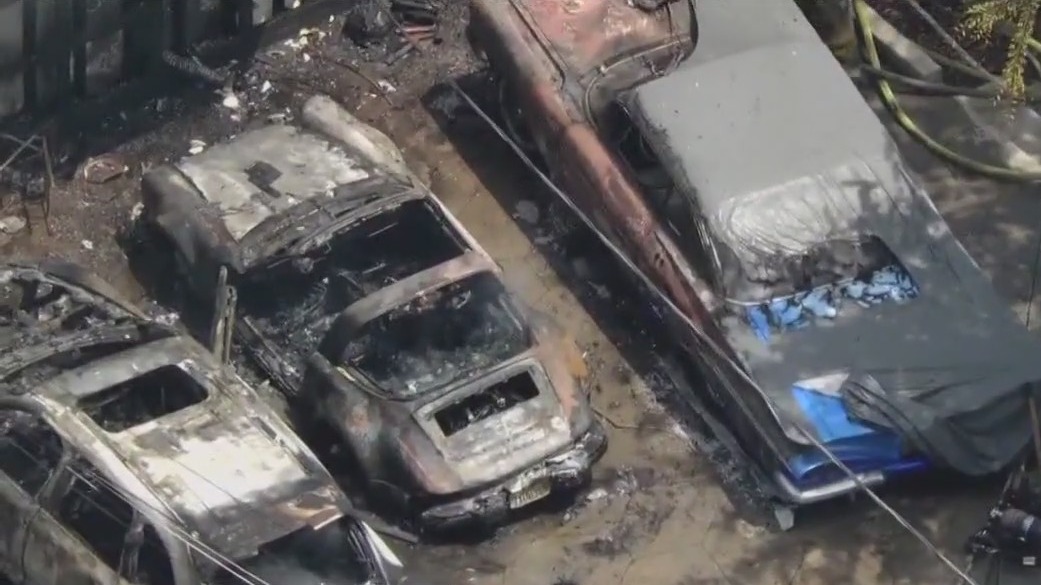 Dead body in burning car in Los Feliz