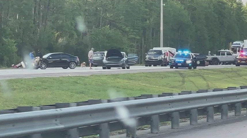 Multi-vehicle crash in DeLand closes I-4