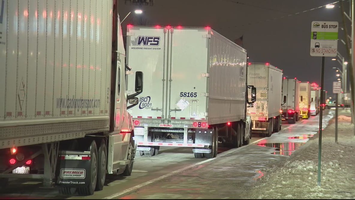 Canadian truck protest traffic issues migrate north to Blue Water Bridge