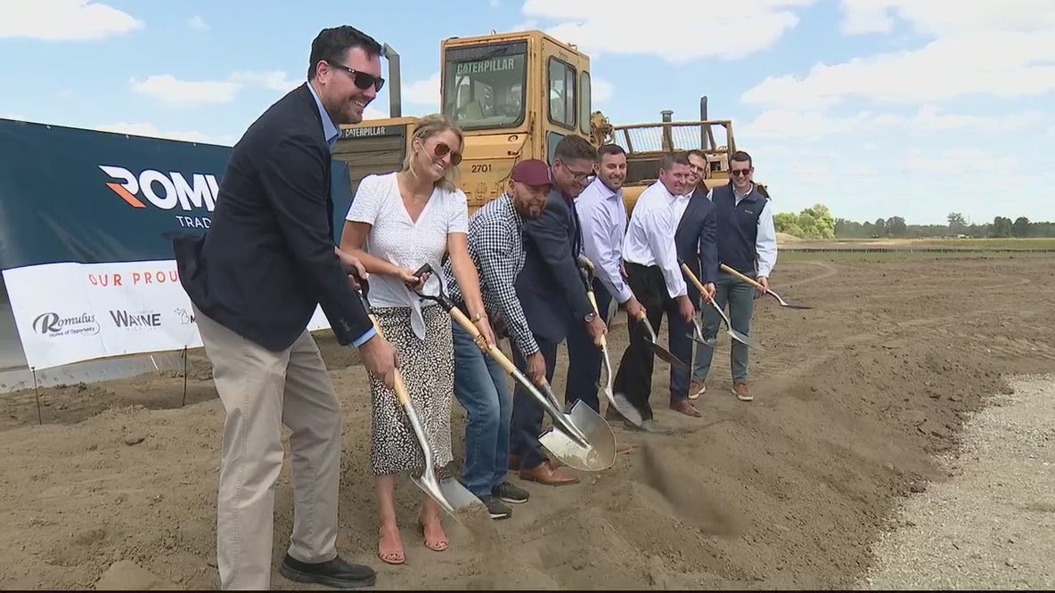 Groundbreaking of Romulus Trade Center held; center to create 1,500 jobs