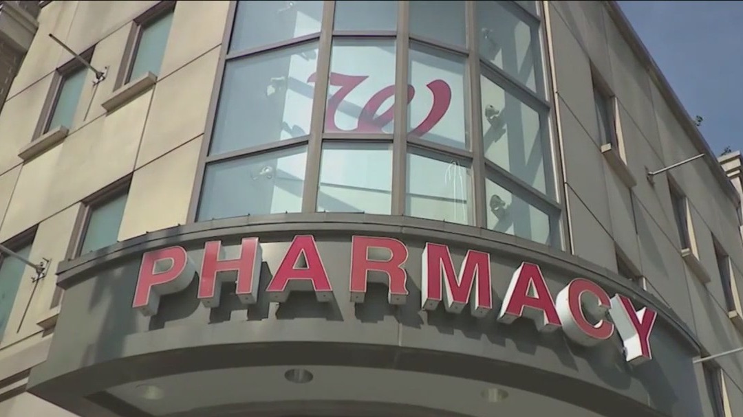 Walgreens cuts 400 jobs, closes distribution center in Edwardsville